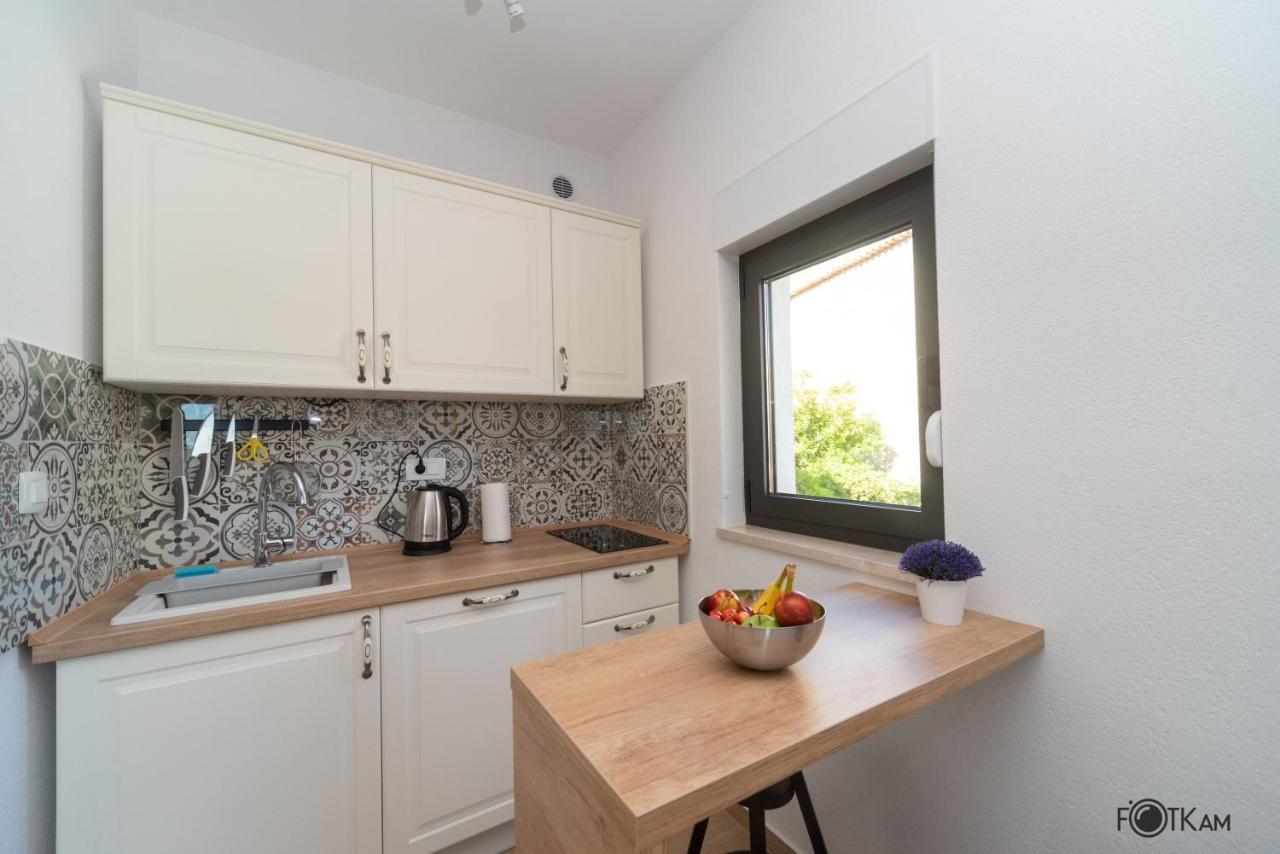 Libar Studio Apartments Baška Voda Esterno foto