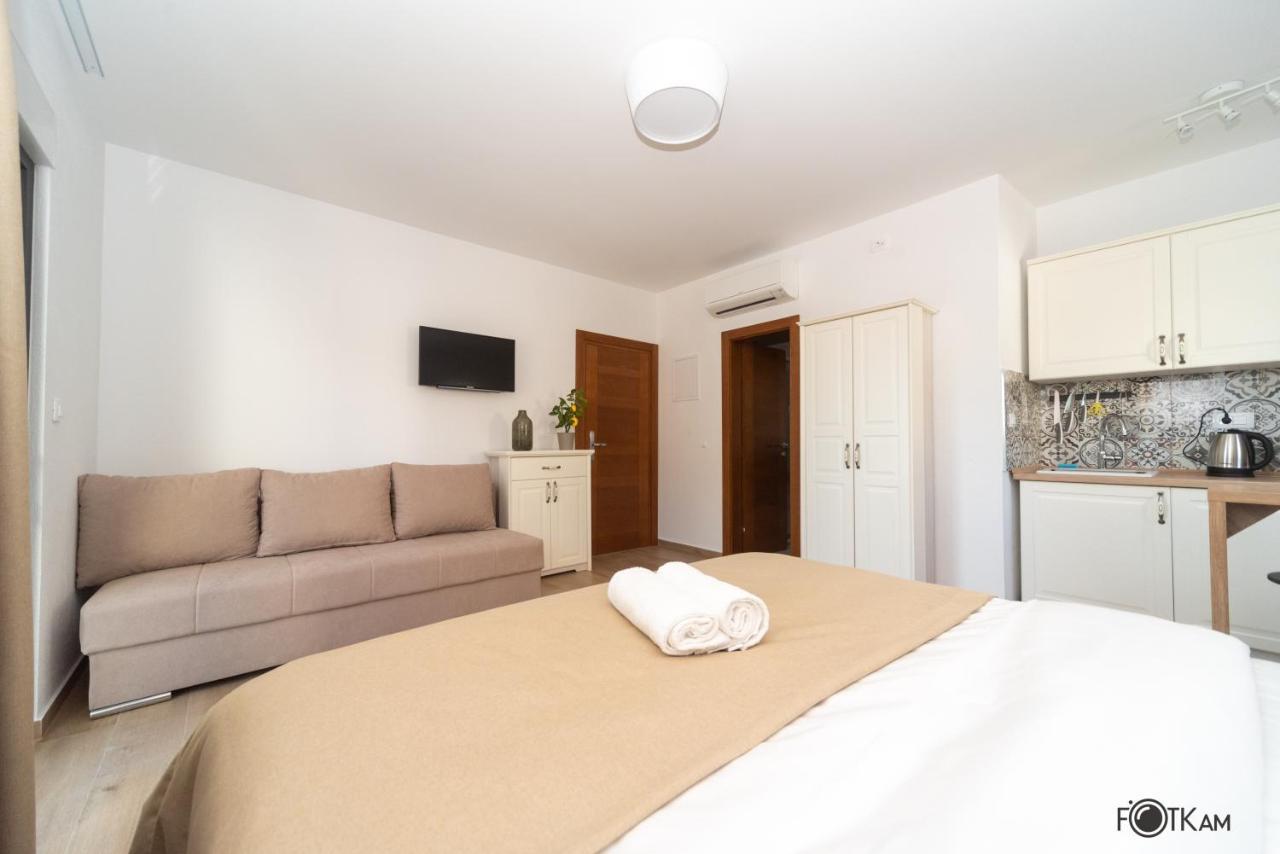 Libar Studio Apartments Baška Voda Esterno foto