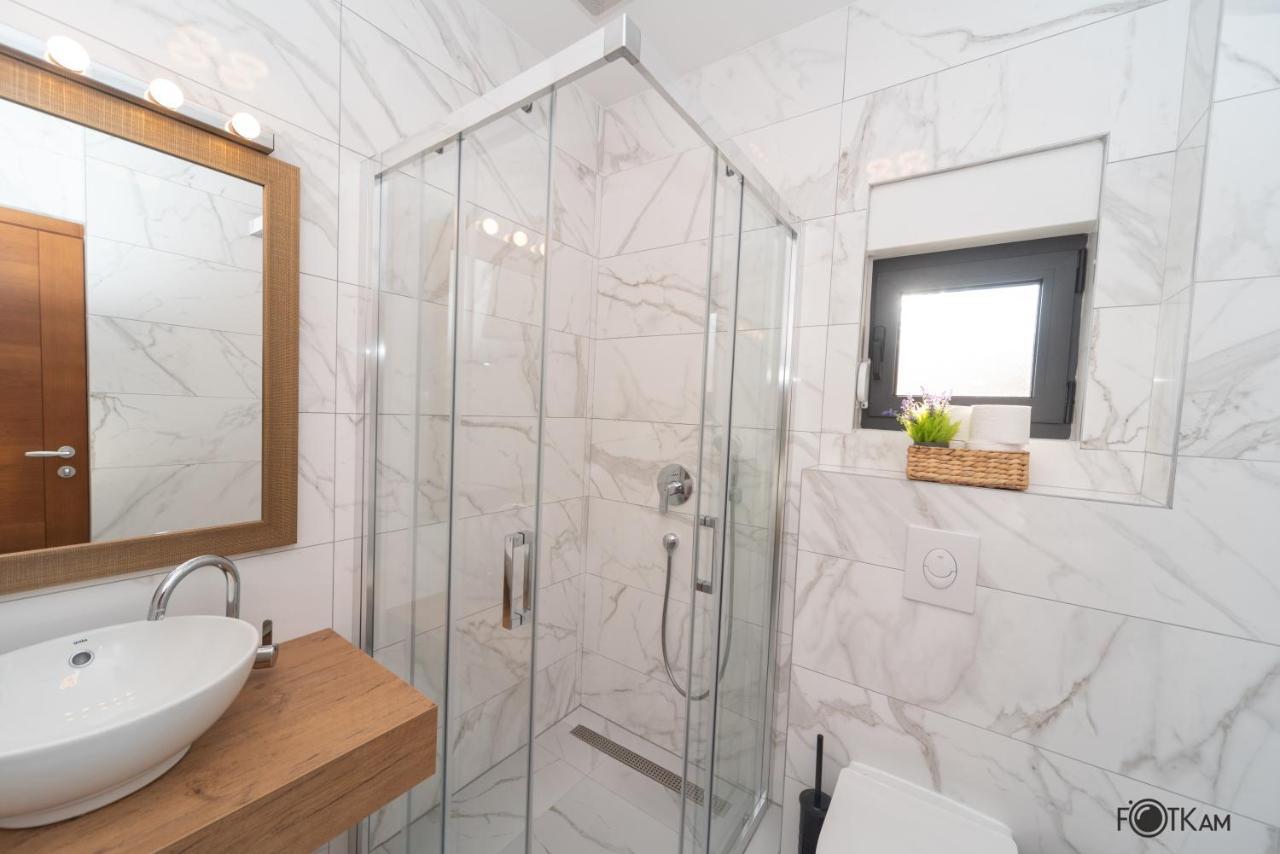 Libar Studio Apartments Baška Voda Esterno foto