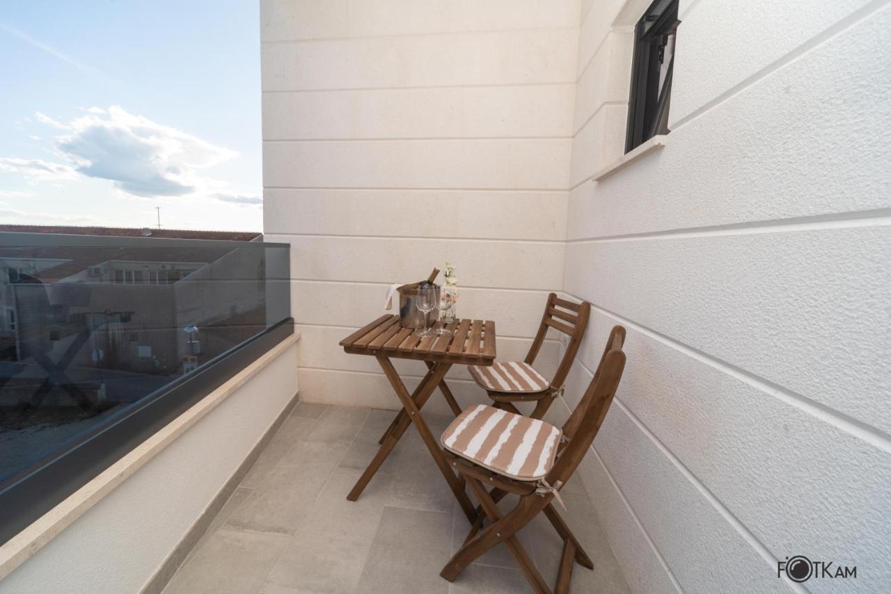 Libar Studio Apartments Baška Voda Esterno foto