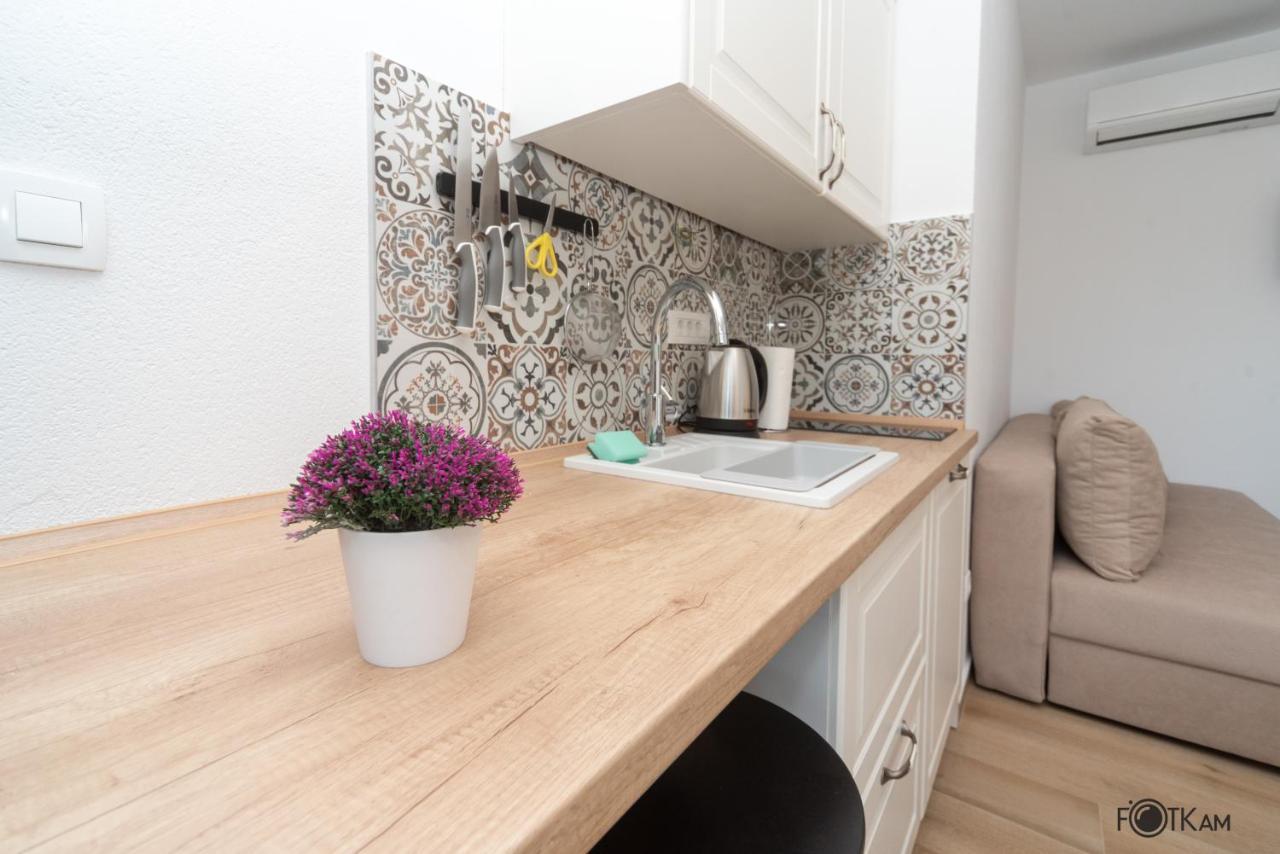 Libar Studio Apartments Baška Voda Esterno foto